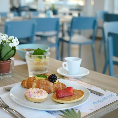 Augustus- Davanti A Noi C'e Solo Il Mare Hotel