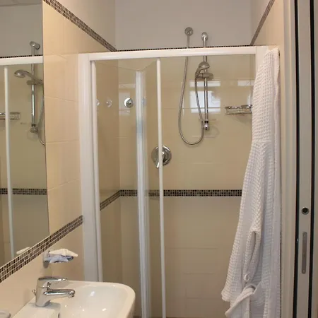 Augustus- Davanti A Noi C'e Solo Il Mare Hotel 3*