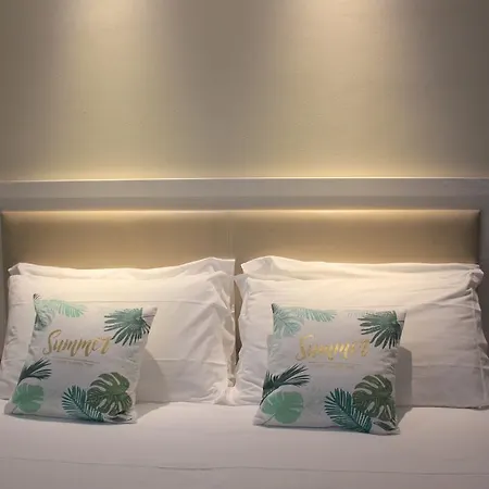 Augustus- Davanti A Noi C'e Solo Il Mare