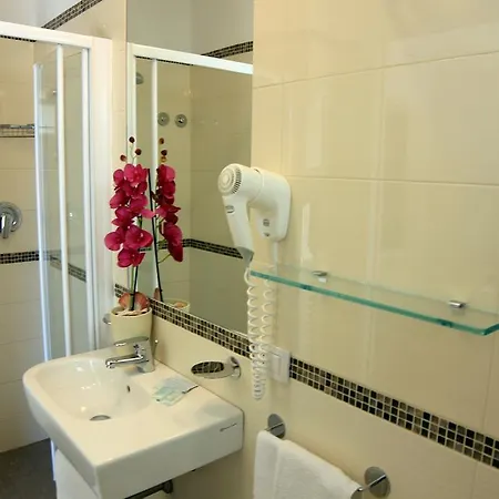 Hotel Augustus- Davanti A Noi C'e Solo Il Mare Misano Adriatico