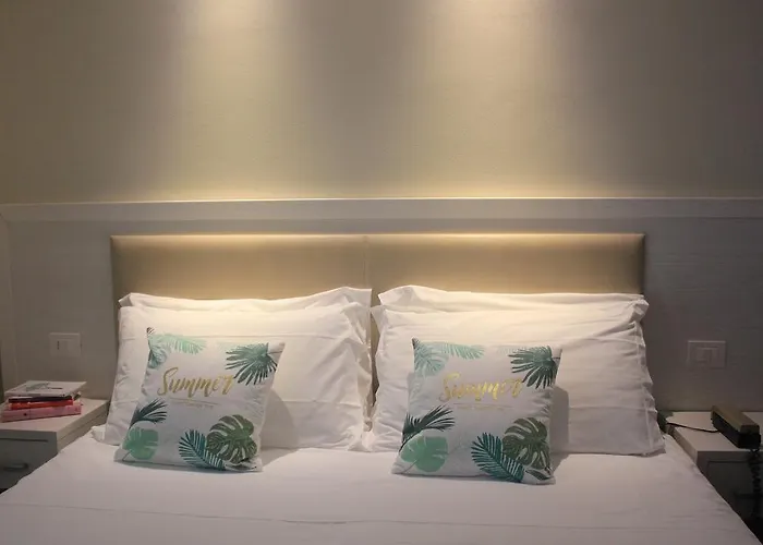 Augustus- Davanti A Noi C'e Solo Il Mare