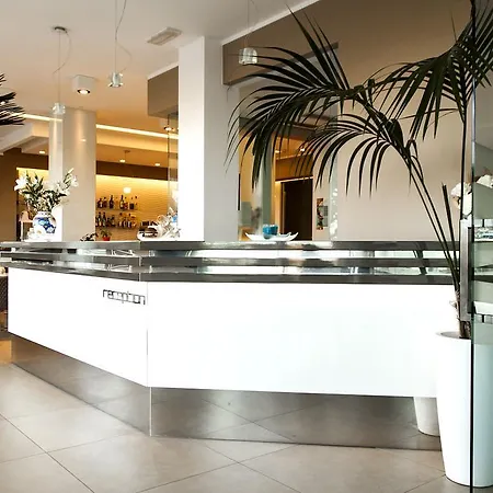 Augustus- Davanti A Noi C'e Solo Il Mare Misano Adriatico