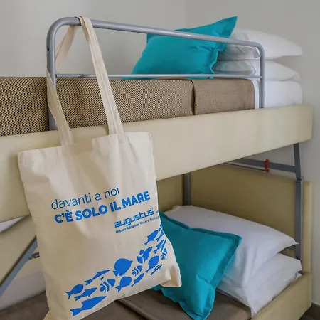 Augustus- Davanti A Noi C'e Solo Il Mare Otel