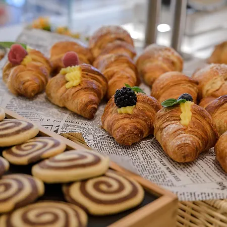 Augustus- Davanti A Noi C'e Solo Il Mare Otel 3*