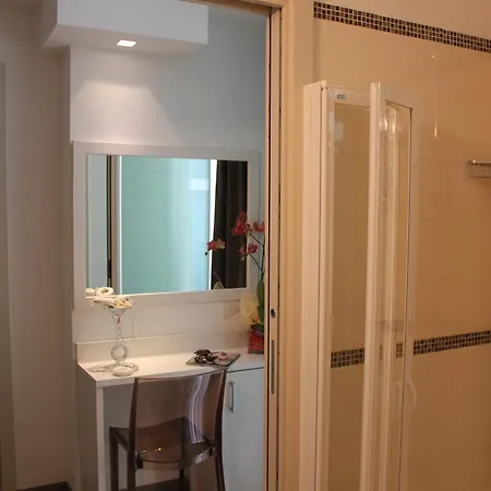 Augustus- Davanti A Noi C'e Solo Il Mare Hotel 3*