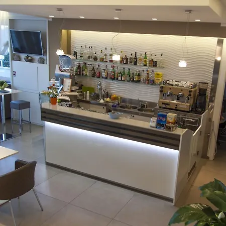 Augustus- Davanti A Noi C'e Solo Il Mare Hotel 3*