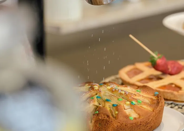 Hotel Augustus- Davanti A Noi C'è Solo Il Mare 3*