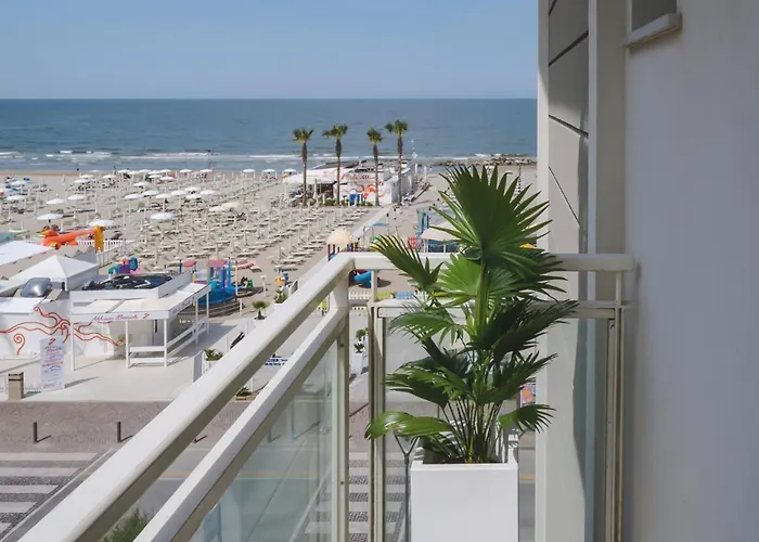 Augustus- Davanti A Noi C'è Solo Il Mare